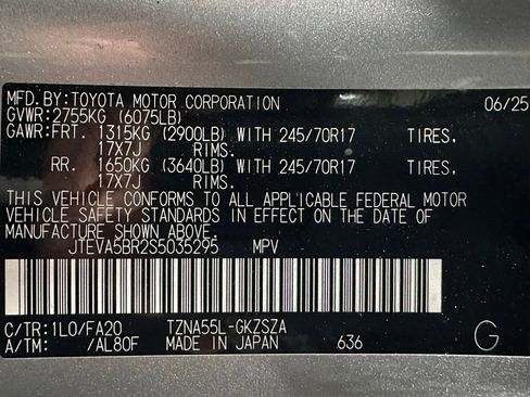 Used 2025 Toyota 4Runner SR5 AWD/4WD image 11
