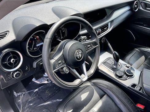 Used 2018 Alfa Romeo Stelvio Sport w/ Cold Weather Package image 14
