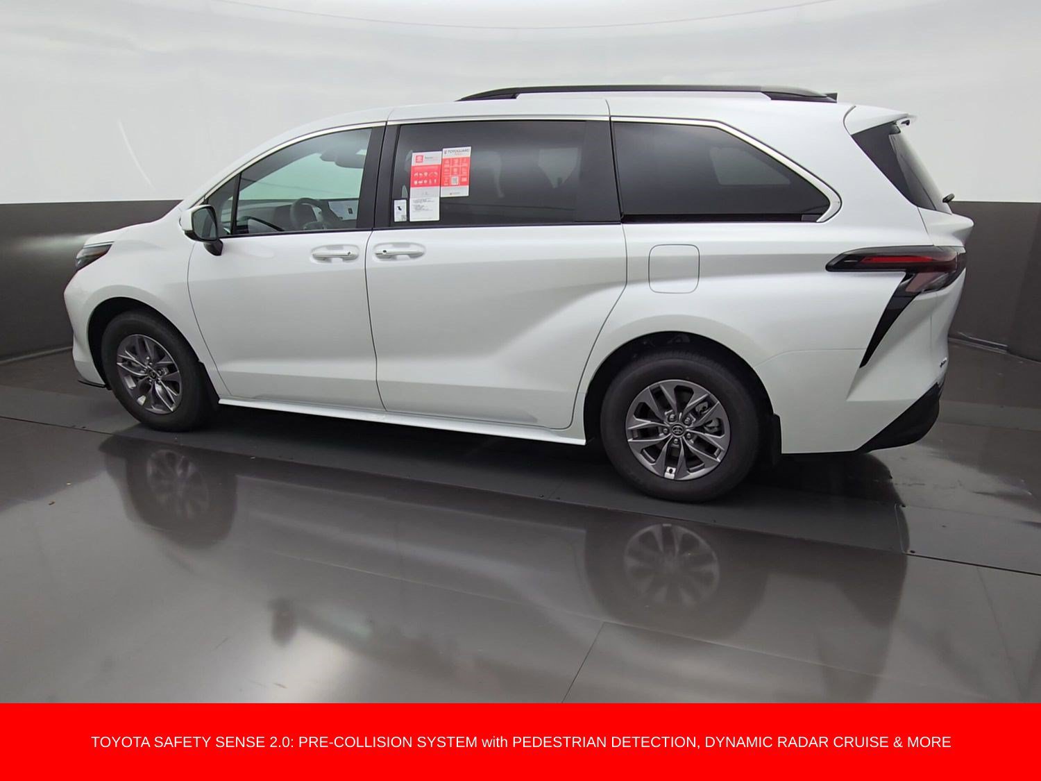 New 2026 Toyota Sienna XLE FWD image 7