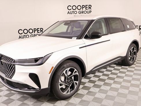 New 2026 Lincoln Nautilus Premier AWD/4WD image 11