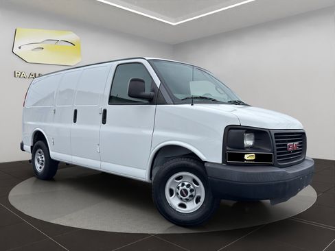 Used 2016 GMC Savana 2500 image 1
