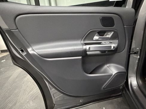 Certified 2023 Mercedes-Benz EQB 300 4MATIC image 36