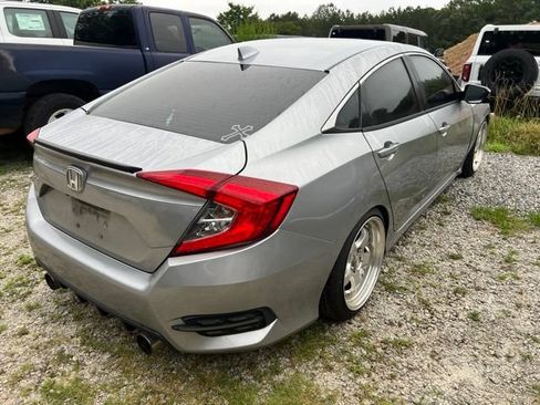 Used 2019 Honda Civic EX image 3