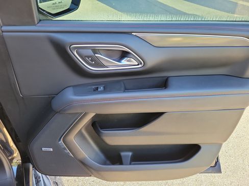 Used 2023 Chevrolet Suburban RST RWD image 9