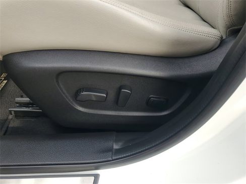 Used 2018 Nissan Rogue Sport SL image 15