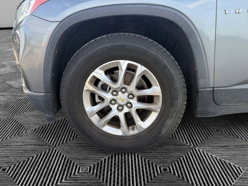 Used 2018 Chevrolet Traverse LT FWD image 9