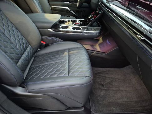 Used 2025 Cadillac Escalade IQ Sport 1 w/ Smart Trailering package image 19