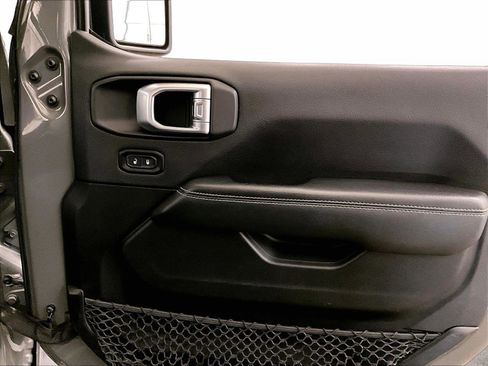 Used 2020 Jeep Gladiator Overland w/ LED Lighting Group image 24