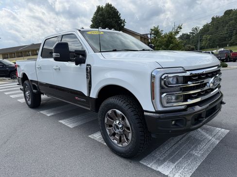 Used 2024 Ford F350 King Ranch AWD/4WD image 3