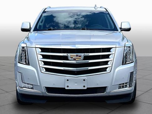 Used 2019 Cadillac Escalade ESV Luxury AWD/4WD image 4