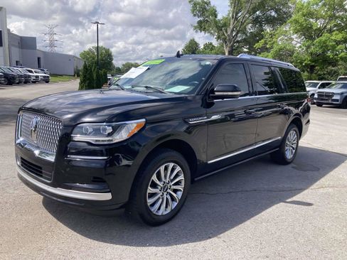 Used 2022 Lincoln Navigator L 4WD image 9