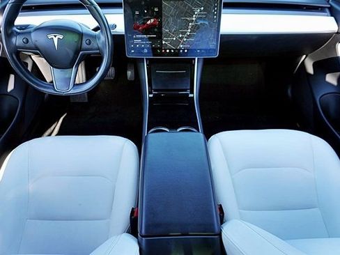 Used 2019 Tesla Model 3 Standard Range image 21