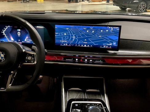 Certified 2025 BMW 760i xDrive w/ Executive Package image 7