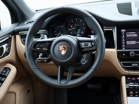 New 2026 Porsche Macan image 21