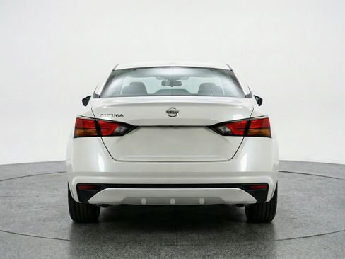 Used 2025 Nissan Altima 2.5 SV image 7