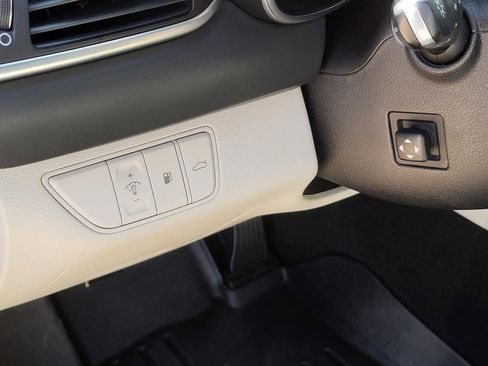 Used 2022 Genesis G70 3.3T image 24