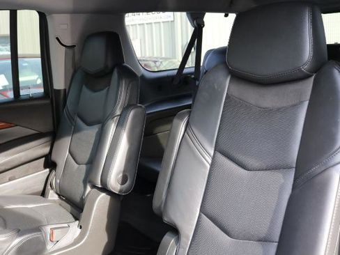 Used 2015 Cadillac Escalade ESV Premium image 18