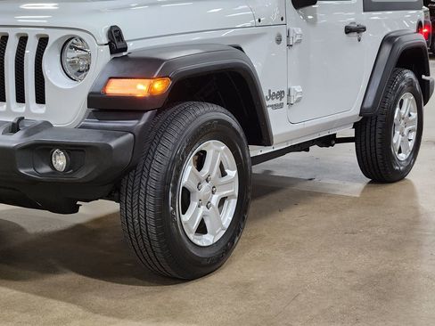 Used 2021 Jeep Wrangler Sport S image 17