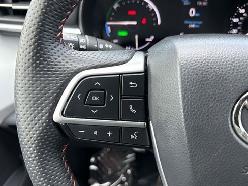 Used 2024 Toyota Sienna XSE FWD image 25