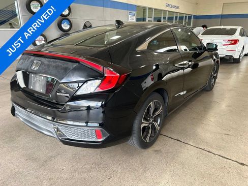 Used 2016 Honda Civic Touring image 3