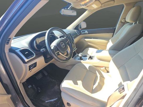 Used 2015 Jeep Grand Cherokee Laredo AWD/4WD image 9