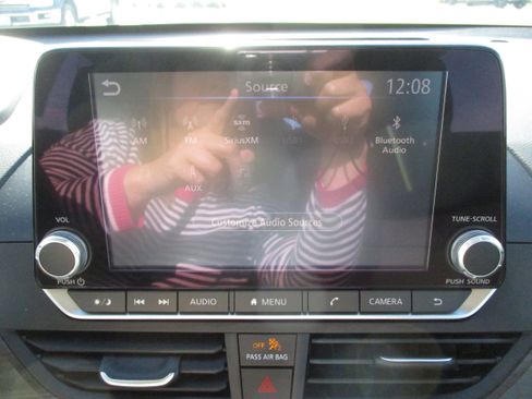 Used 2024 Nissan Altima 2.5 SV image 17