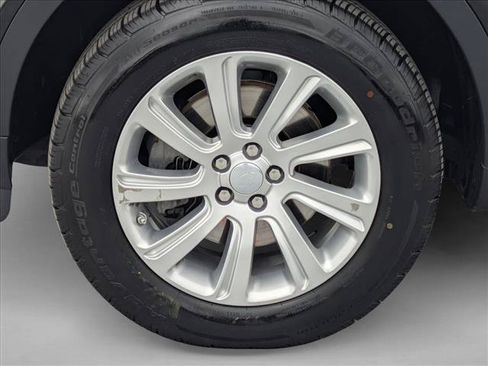 Used 2019 Land Rover Discovery Sport SE AWD/4WD image 23