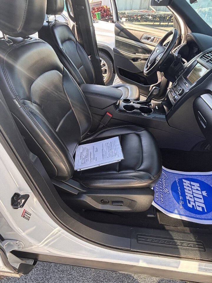 Used 2019 Ford Explorer XLT w/ Equipment Group 202A FWD image 22