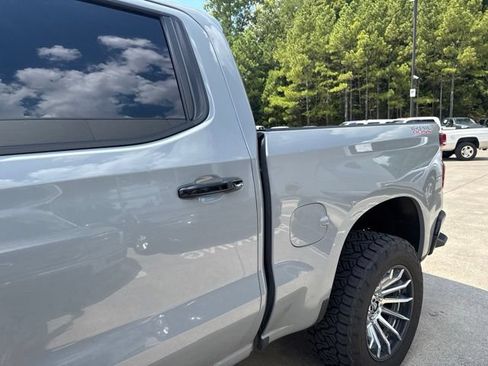 Used 2024 Chevrolet Silverado 1500 LT Trail Boss w/ Convenience Package II AWD/4WD image 12