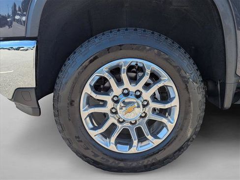 Used 2024 Chevrolet Silverado 2500 LTZ w/ LTZ Plus Package AWD/4WD image 9