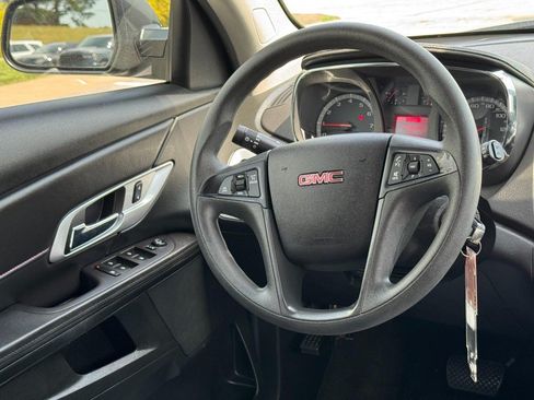 Used 2017 GMC Terrain SLE FWD image 16