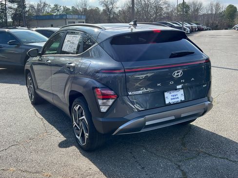 New 2026 Hyundai Elantra Limited image 7