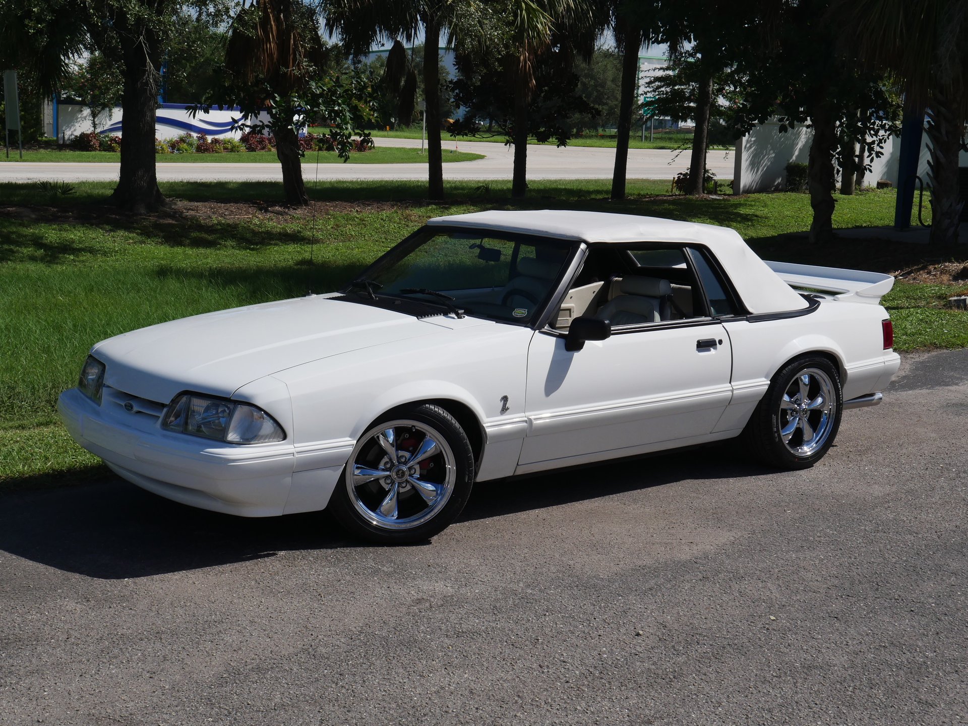 Used 1993 Ford Mustang LX RWD image 12