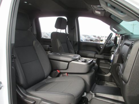 Certified 2022 GMC Sierra 2500 Pro w/ Convenience Package image 18