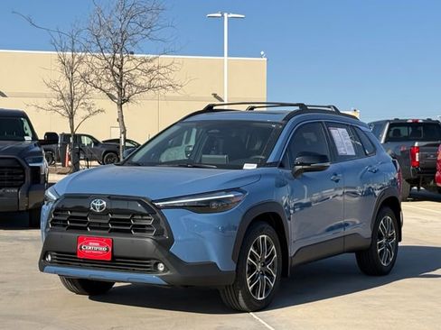 Used 2026 Toyota Corolla Cross XLE w/ Convenience Package image 6