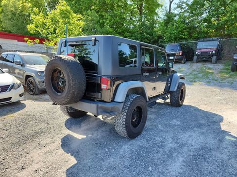 Used 2010 Jeep Wrangler Unlimited Sport AWD/4WD image 5