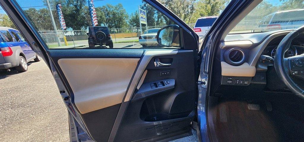 Used 2014 Toyota RAV4 Limited w/ Technology Package FWD image 30