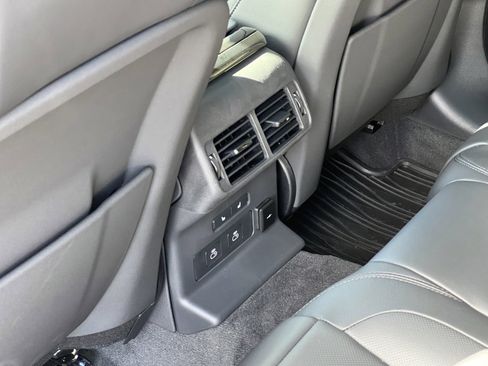 New 2025 Land Rover Range Rover Velar Dynamic SE image 12