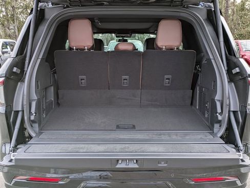 New 2026 Lincoln Navigator Reserve image 12