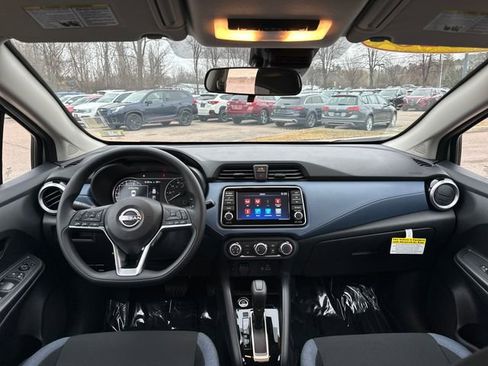 Used 2025 Nissan Versa SV w/ Trunk Package image 5
