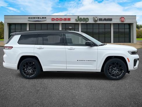 New 2026 Jeep Grand Cherokee L Summit image 30