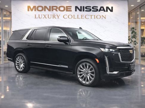 Used 2024 Cadillac Escalade Premium Luxury image 1
