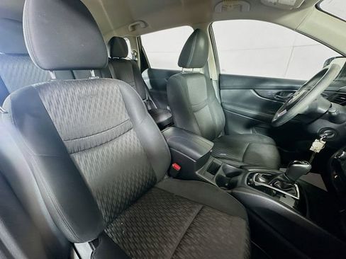 Used 2018 Nissan Rogue S image 26