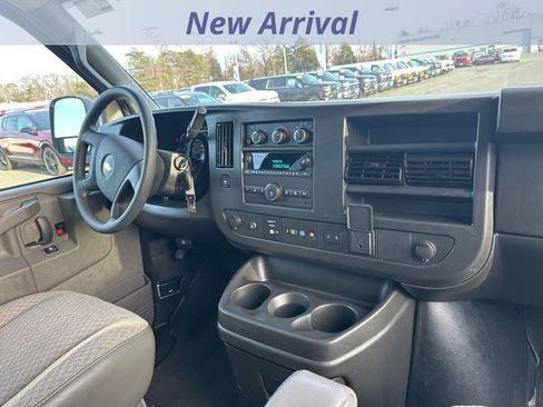 Certified 2024 Chevrolet Express 3500 LT w/ LT Preferred Equipment Group image 7