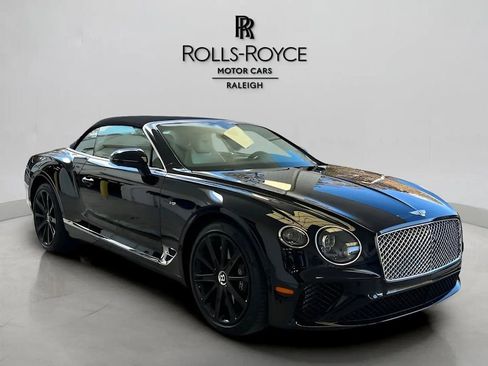 Used 2022 Bentley Continental GT image 3