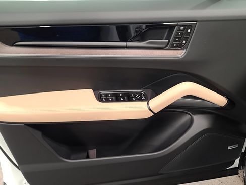New 2026 Porsche Cayenne image 13