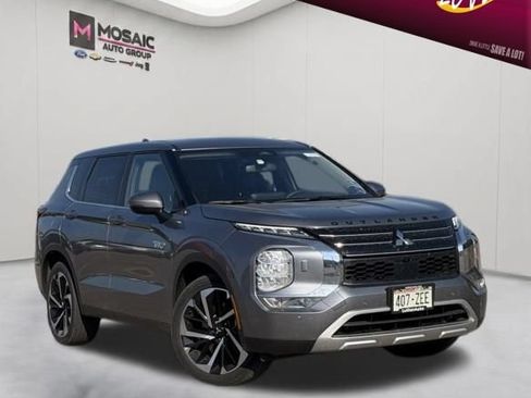 Used 2023 Mitsubishi Outlander 4WD Plug-In Hybrid image 1