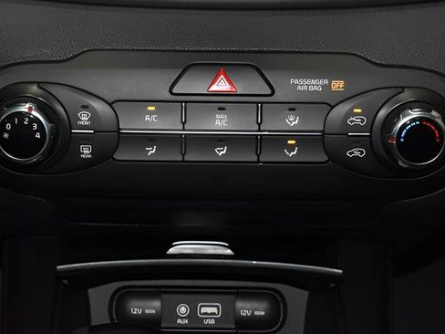 Used 2018 Kia Sorento LX AWD/4WD image 28
