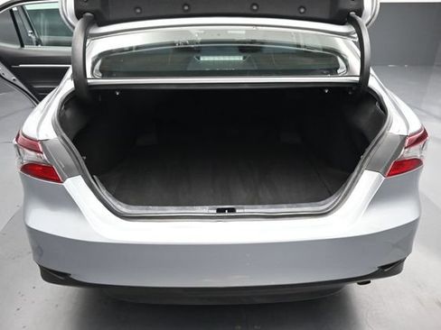 Used 2022 Toyota Camry LE FWD image 18