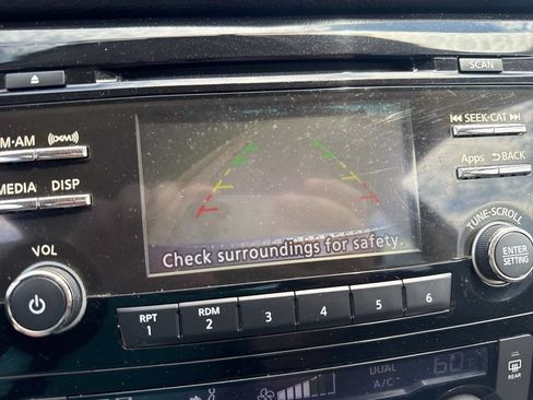 Used 2015 Nissan Rogue SV AWD/4WD image 8